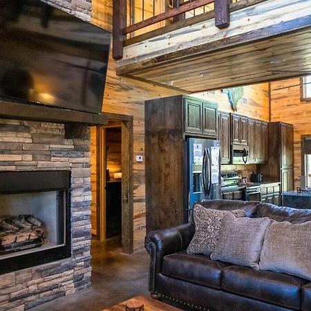 The Big Tex Luxury Cabin Is Epic Broken Bow Exterior photo