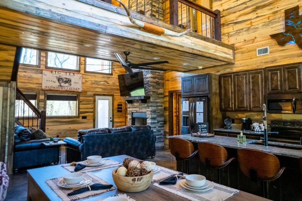The Big Tex Luxury Cabin Is Epic Broken Bow Exterior photo